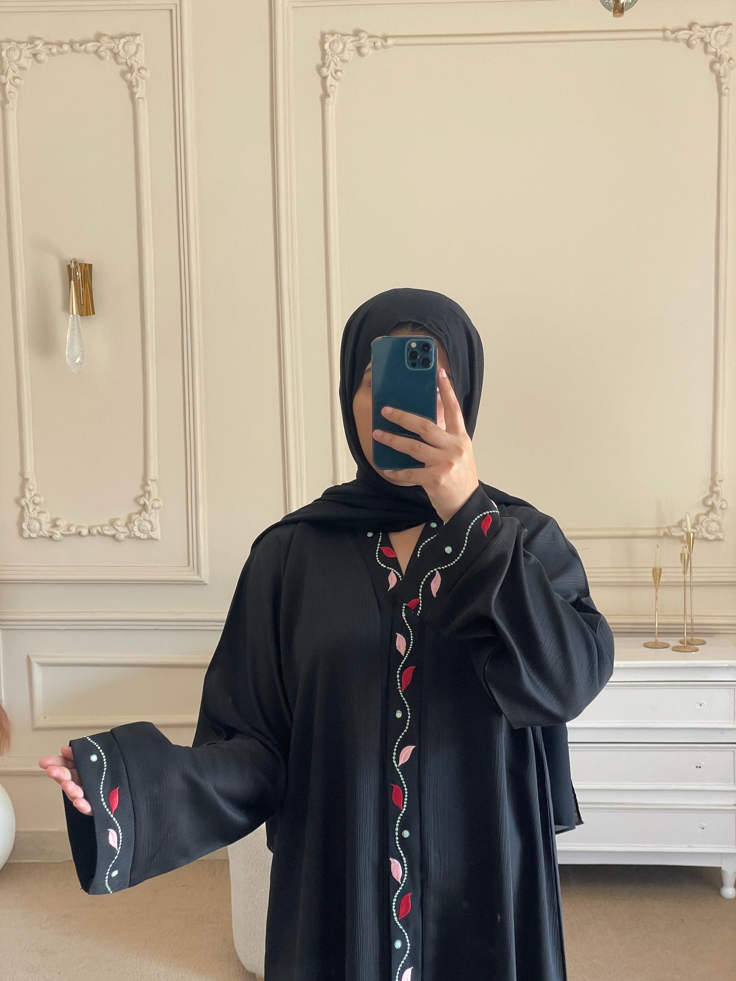 Areesha - Black