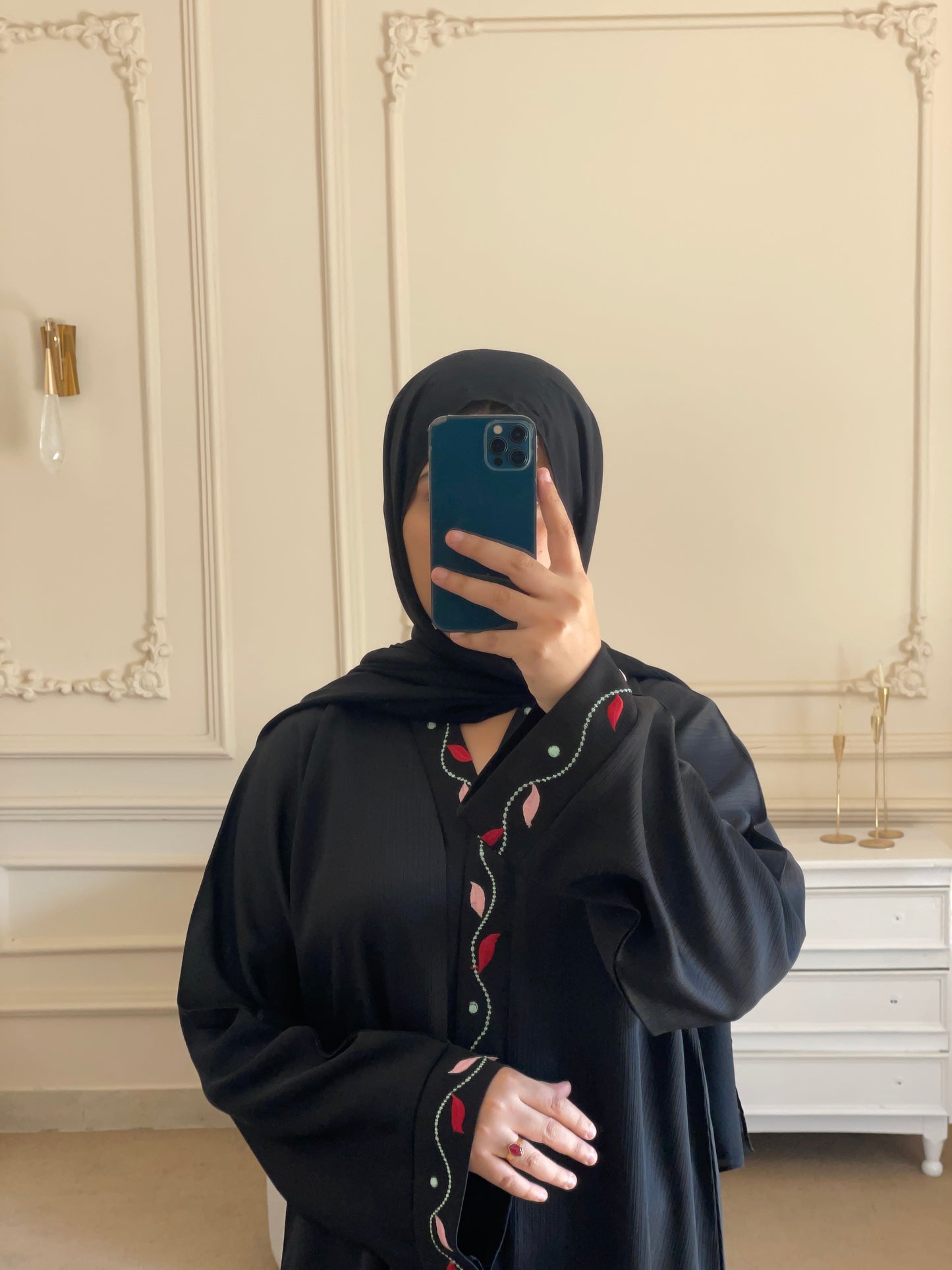 Areesha - Black