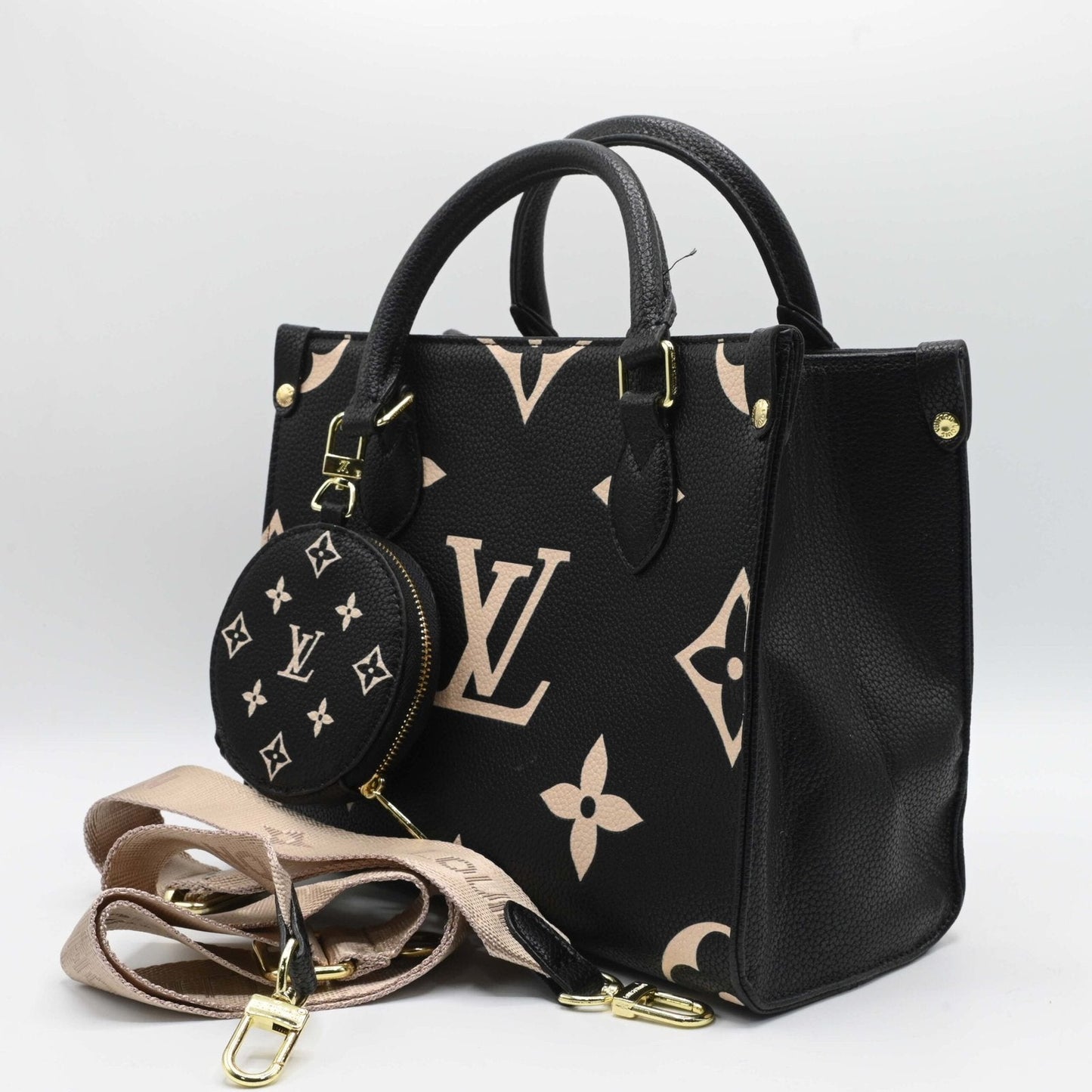 Louis Vuitton On the go Handbag - Black