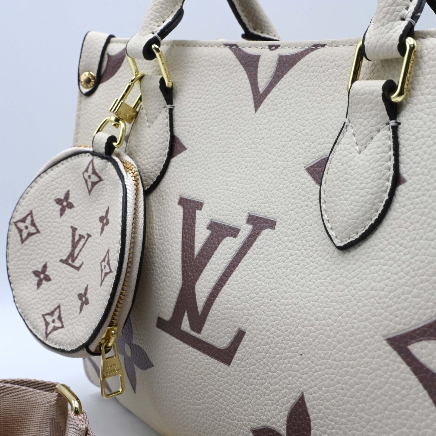Louis Vuitton On the go Handbag - White